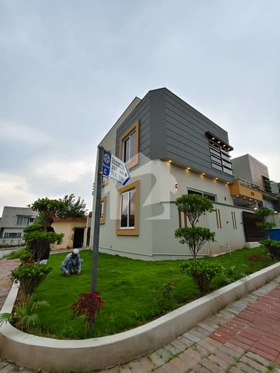 6.5 MRLA DOUBLE UNIT CORNER HOUSE FOR SALE WITH BEAUTIFUL LAWN 6.5 MRLA DOUBLE UNIT CORNER HOUSE FOR SALE WITH BEAUTIFUL LAWN