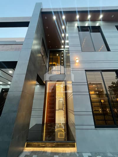 1 Kanal Brand New Uper Portion Available For Rent
