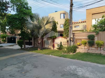 IEP Town Sector B Close to Wapda Town 1 Kanal old House 4 beds demand 465 Lac