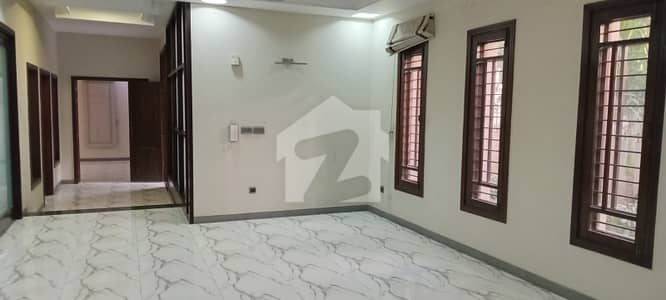 ڈی ایچ اے فیز 7 ڈی ایچ اے ڈیفینس,کراچی میں 4 کمروں کا 1 کنال مکان 6.5 لاکھ میں کرایہ پر دستیاب ہے۔