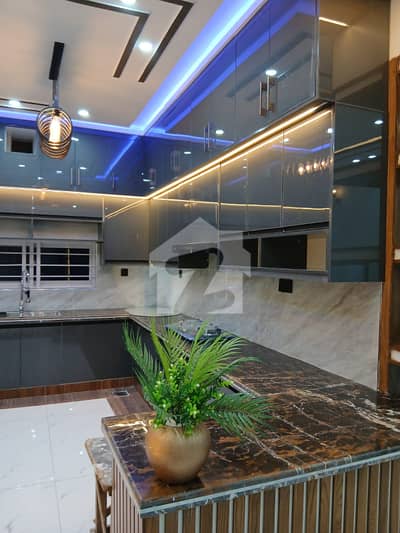 14 Marla prime location luxury house LOP clear available for sale