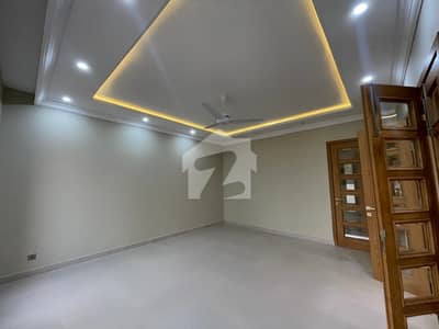 ایف ۔ 7 اسلام آباد میں 8 کمروں کا 1 کنال مکان 16.8 لاکھ میں کرایہ پر دستیاب ہے۔