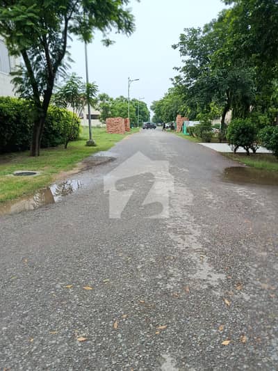 ڈی ایچ اے فیز 3 - بلاک ڈبل ایکس ڈی ایچ اے فیز 3,ڈی ایچ اے ڈیفینس,لاہور میں 2 کنال رہائشی پلاٹ 18.5 کروڑ میں برائے فروخت۔ ڈی ایچ اے فیز 3 - بلاک ڈبل ایکس ڈی ایچ اے فیز 3,ڈی ایچ اے ڈیفینس,لاہور میں 2 کنال رہائشی پلاٹ 18.5 کروڑ میں برائے فروخت۔