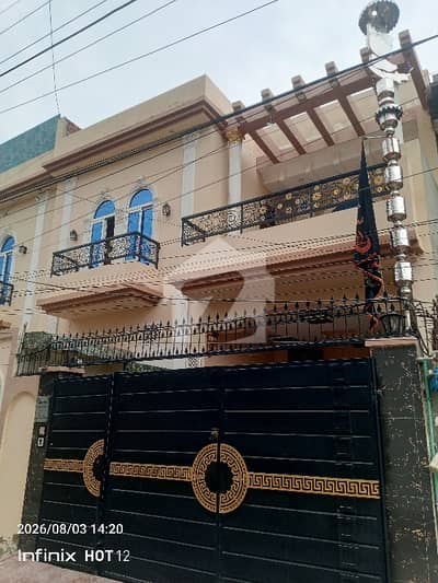 سبزہ زار کالونی ملتان میں 2 کمروں کا 5 مرلہ بالائی پورشن 33.0 ہزار میں کرایہ پر دستیاب ہے۔