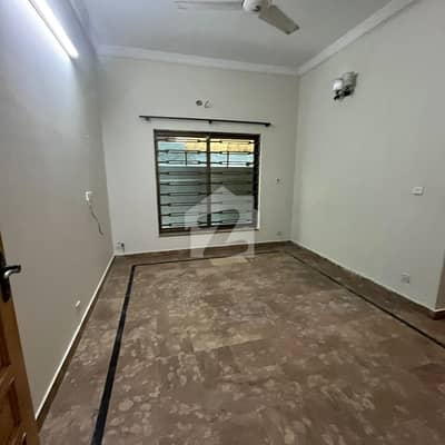 7 Marla House For rent In Beautiful E-11/2 7 Marla House For rent In Beautiful E-11/2