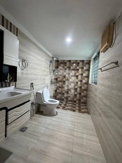 USED BUT EXCELLENT CONDITION OWNER-BUILT 8 MARLA HOUSE FOR SALE IN UMER BLOCK, THE HEART OF BAHRIA TOWN LAHORE USED BUT EXCELLENT CONDITION OWNER-BUILT 8 MARLA HOUSE FOR SALE IN UMER BLOCK, THE HEART OF BAHRIA TOWN LAHORE