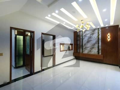Good Location House Sized 5 Marla Available In Park View City