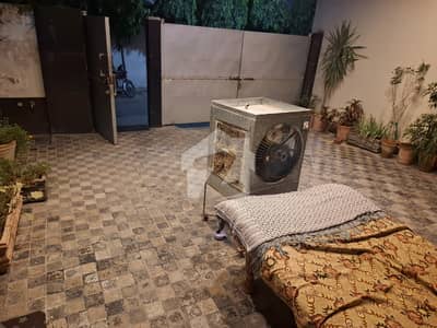 ایل ڈی اے ایوینیو لاہور میں 3 کمروں کا 1 کنال مکان 3.6 کروڑ میں برائے فروخت۔