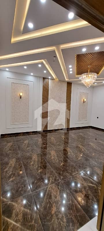 9 Marla Luxurious House For Sale In Abdullah Garden Ayesha Block East Canal Road Faisalabad
