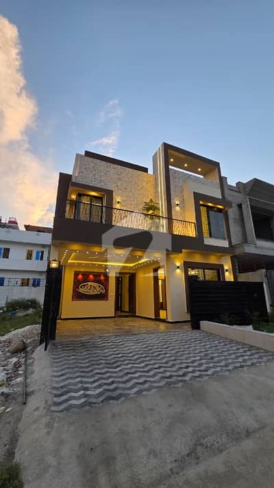 Brand New luxury house for sale in Jinnah garden Hot location near to market