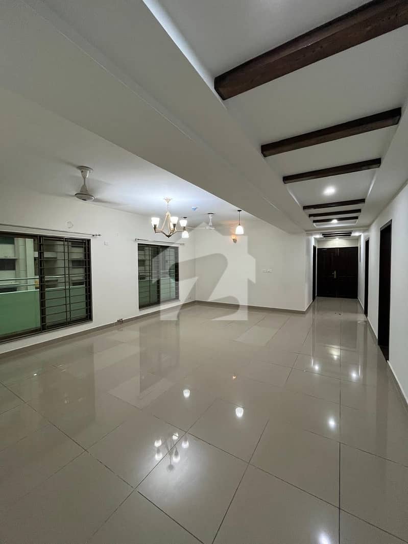 10 MARLA 3 BEDROOM APARTMENT AVAILABLE FOR RENT 10 MARLA 3 BEDROOM APARTMENT AVAILABLE FOR RENT