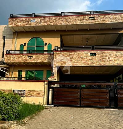 آئی ۔ 8/3 آئی ۔ 8,اسلام آباد میں 9 کمروں کا 12 مرلہ مکان 18.0 کروڑ میں برائے فروخت۔