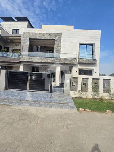10 Marla Brand New House Available For Sale In Lake City