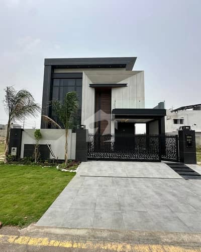 10 MARLA ULTRA MODERN LUXURY BUNGALOW FOR SALE DHA PHASE 7 T BLOCK YOUR DREAM ADDRESS 100% Original Picture Attached