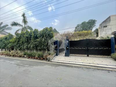 Beautiful Green-Belt 2 Kanal House For Sale Peaceful Living In Prime Location Beautiful Green-Belt 2 Kanal House For Sale Peaceful Living In Prime Location