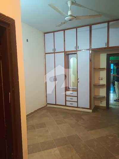 8 Marla Upper Portion For Rent | 2 Bed | Servant Quarter | PKR 70,000 | Prime Location