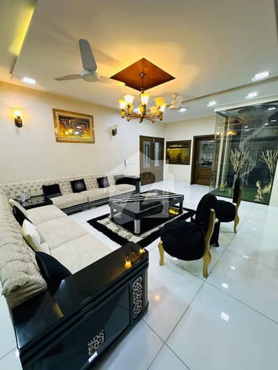 HOT LOCTION TEN MARLA HOUSE AVAILABLE FOR RENT IN DHA PHASE 5 ,