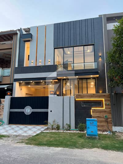 5 Marla Luxury House For Rent In Sector D Sector E Bahria Town Lahore