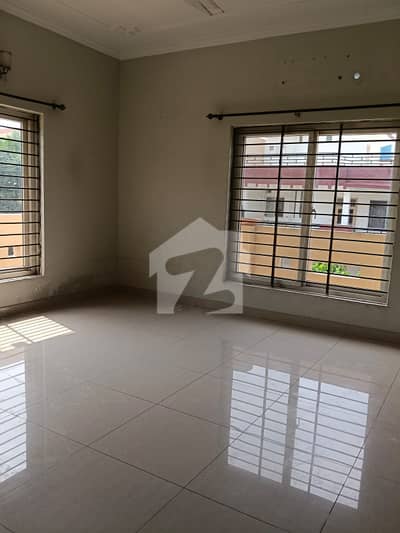 10 Marla Upper Portion for Rent in G-13/3, Islamabad (3570)