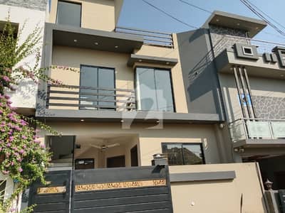 سوان گارڈن اسلام آباد میں 5 کمروں کا 7 مرلہ مکان 1.25 لاکھ میں کرایہ پر دستیاب ہے۔ سوان گارڈن اسلام آباد میں 5 کمروں کا 7 مرلہ مکان 1.25 لاکھ میں کرایہ پر دستیاب ہے۔