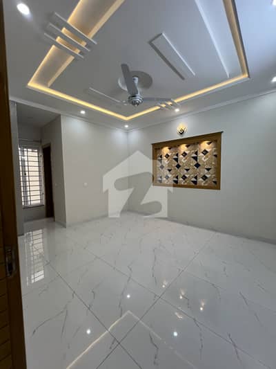 14 marla upper portion available for rent in Islamabad