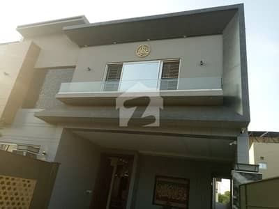 10 MARLA HOUSE AVAILABLE FOR SALE IN LDA AVNU 1 BLOCK J. . HOT LOCATION
