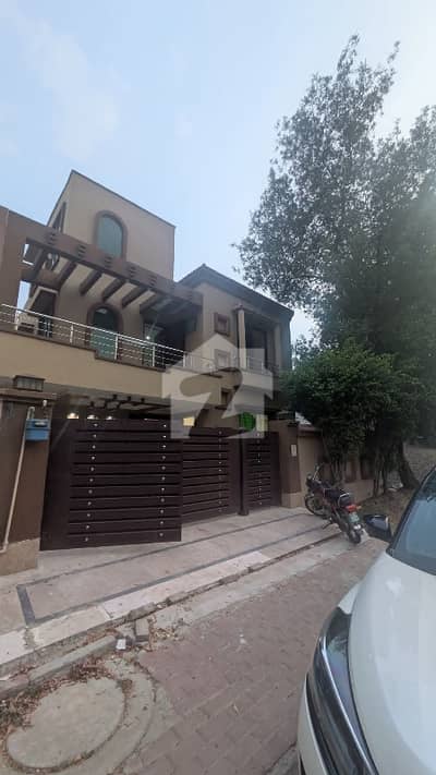 10 Marla Used House Available For Sale In Sector C Bahria Town Lahore