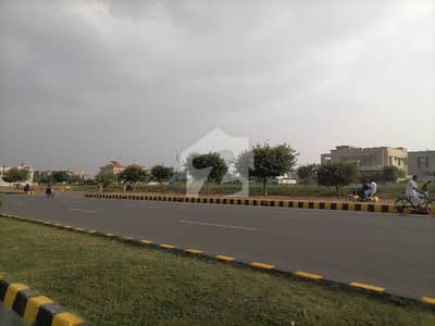A Great Choice For A 1 Kanal Residential Plot Available In DHA Phase 8 - Block W