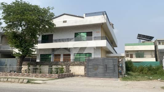 جی ۔ 11 اسلام آباد میں 2 کمروں کا 1 کنال مکان 14.0 کروڑ میں برائے فروخت۔
