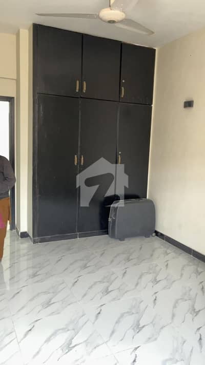 2 BED D. D 3 FLOOR MAINTAINED DHA PHASE 6 KARACHI