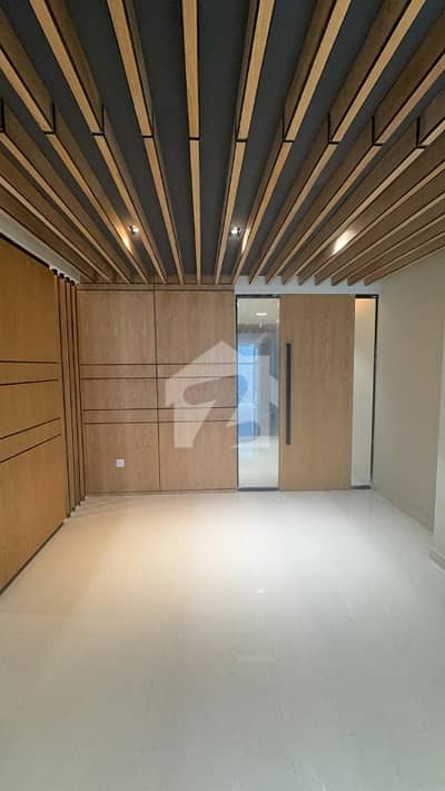 3500 sqft Floor for office use.