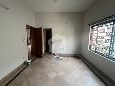 جی ۔ 11/3 جی ۔ 11,اسلام آباد میں 3 کمروں کا 1 کنال بالائی پورشن 1.7 لاکھ میں کرایہ پر دستیاب ہے۔