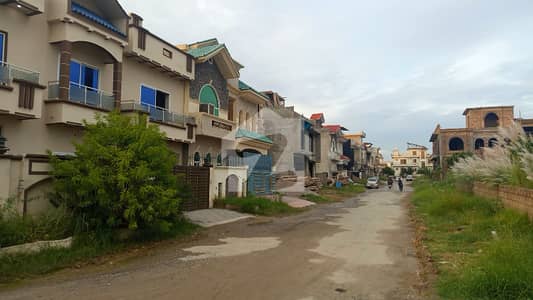 گلشنِِ صحت 1 ای ۔ 18,اسلام آباد میں 1 کنال رہائشی پلاٹ 1.2 کروڑ میں برائے فروخت۔