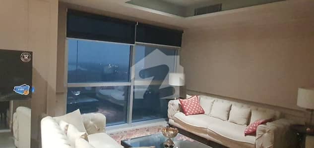 Luxury 1-Bed Study Apartment With Stunning Lake Views At One Constitution Avenue