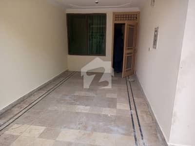 ای ۔ 11/4 ای ۔ 11,اسلام آباد میں 3 کمروں کا 10 مرلہ بالائی پورشن 1.1 لاکھ میں کرایہ پر دستیاب ہے۔