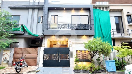 3 MARLA BRAND NEW LAXURY HOUSE FOR SALE 3 MARLA BRAND NEW LAXURY HOUSE FOR SALE