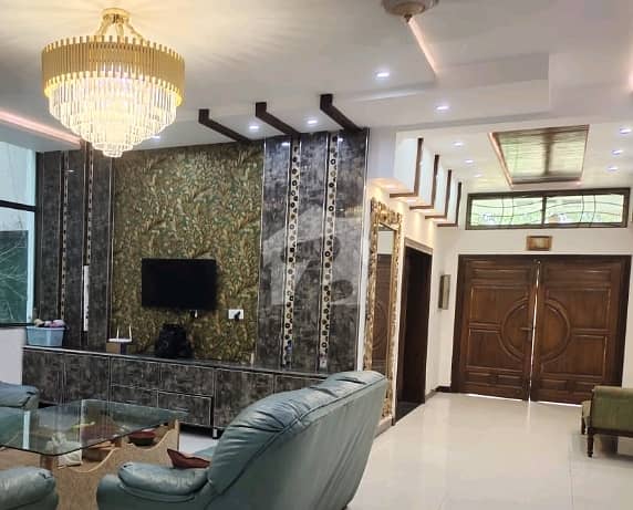 کینٹ لاہور میں 4 کمروں کا 1 کنال مکان 3.8 لاکھ میں کرایہ پر دستیاب ہے۔ کینٹ لاہور میں 4 کمروں کا 1 کنال مکان 3.8 لاکھ میں کرایہ پر دستیاب ہے۔