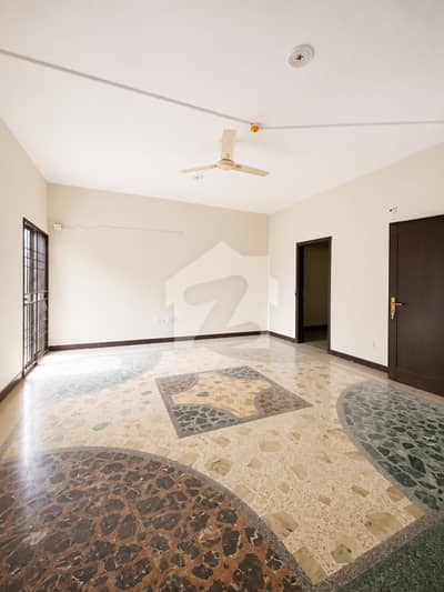 4 Marla Commercial 2nd Floor for Rent in DHA Phase 1 Lahore | Super Hot Location