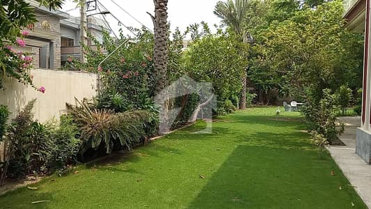 A Palatial Residence For Prime Location Sale