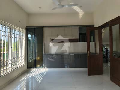 Brand new 1.5 kanal Upper portion available for Rent in I 8