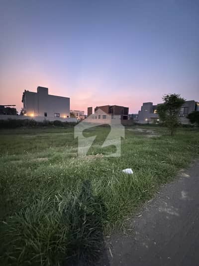 ڈی ایچ اے فیز9 پریزم - بلاک آر ڈی ایچ اے فیز9 پریزم,ڈی ایچ اے ڈیفینس,لاہور میں 10 مرلہ رہائشی پلاٹ 1.65 کروڑ میں برائے فروخت۔