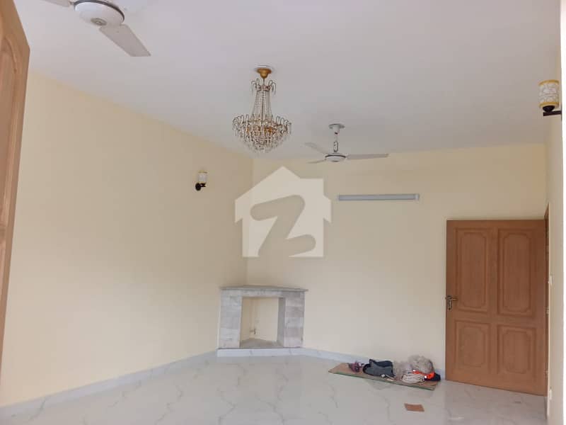 UPPER PORTION AVAILABLE FOR RENT IN I-8 UPPER PORTION AVAILABLE FOR RENT IN I-8