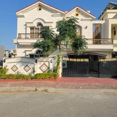 بحریہ ٹاؤن فیز 8 ۔ سیکٹر ایف - 1 بحریہ ٹاؤن فیز 8,بحریہ ٹاؤن راولپنڈی,راولپنڈی میں 5 کمروں کا 10 مرلہ مکان 4.0 کروڑ میں برائے فروخت۔