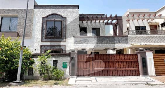 بحریہ ٹاؤن نشتر بلاک بحریہ ٹاؤن سیکٹر ای,بحریہ ٹاؤن,لاہور میں 5 کمروں کا 10 مرلہ مکان 3.8 کروڑ میں برائے فروخت۔ بحریہ ٹاؤن نشتر بلاک بحریہ ٹاؤن سیکٹر ای,بحریہ ٹاؤن,لاہور میں 5 کمروں کا 10 مرلہ مکان 3.8 کروڑ میں برائے فروخت۔
