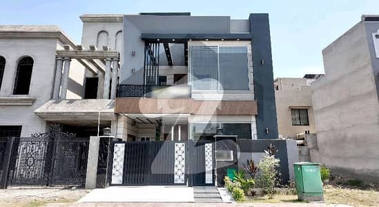 Idyllic Prime Location House Available In Bahria Town - Jinnah Block For Sale