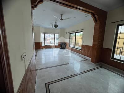 Beautiful 7 Bedroom House Size 1 Kanal