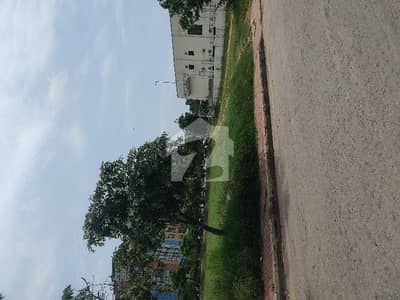 Prime Location - Kanal (500,Sqyd) Plot sale