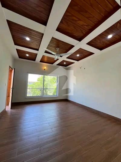 8 Marla Beautiful House for Sale