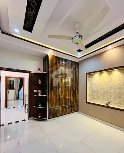 Prime Location House Of 5 Marla In Wapda Town Is Available Prime Location House Of 5 Marla In Wapda Town Is Available