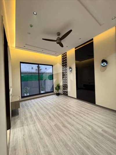 10 Marla Luxurious House Available For Rent In Dha Phase 7